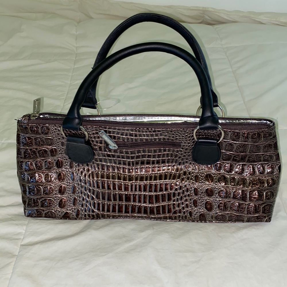 Wine clutch